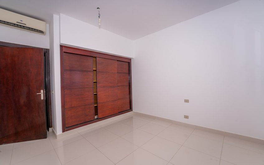 SHS-041 – 2 Bedroom Apartment with very spacious roof terrace