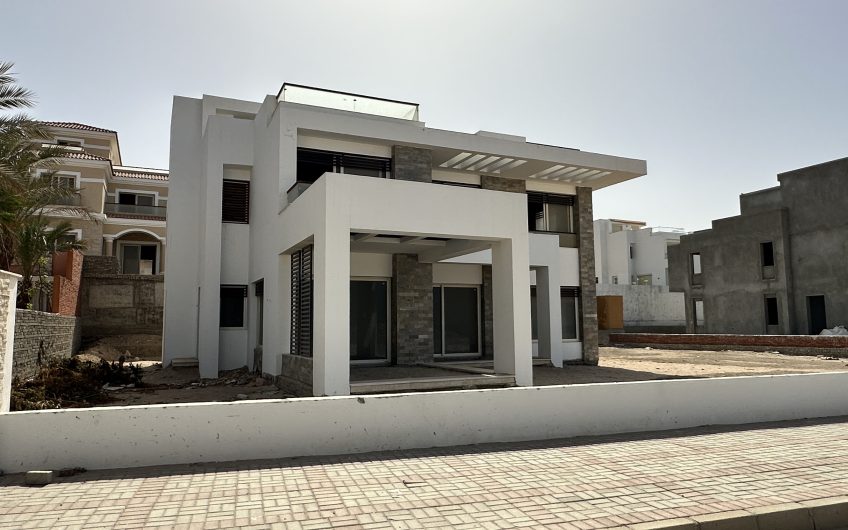SHS-101 Fully Finished Villa with Garden in Jamaran Sahl Hasheesh for Sale.